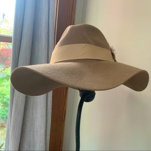 Wool wide-brimmed hat